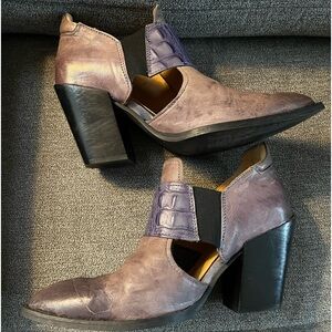 Fluevog pumps Room 502